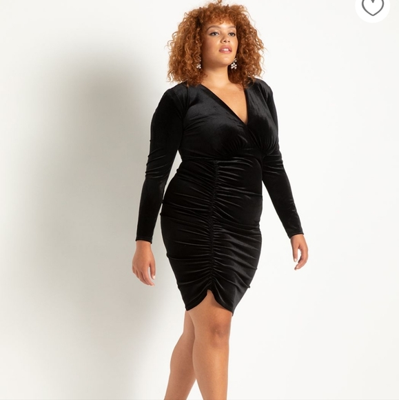 Eloquii shoulder pad velvet minidress - Picture 1 of 3